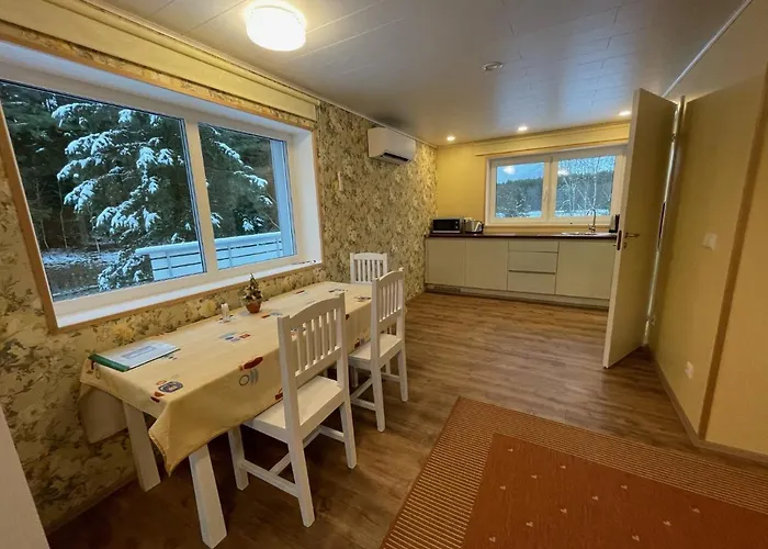 Aemmamoori Maja - Mother-in-law's House Konukevi Palmse